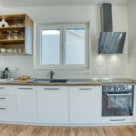 Crowonder Lucija Apartman Biograd na Moru