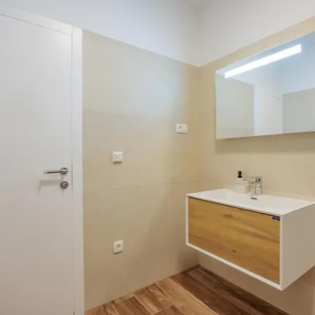 Crowonder Lucija Apartment Biograd Na Moru