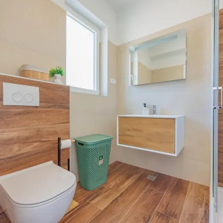 Apartment Crowonder Lucija Biograd Na Moru