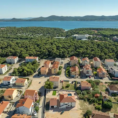 Crowonder Lucija * Biograd Na Moru